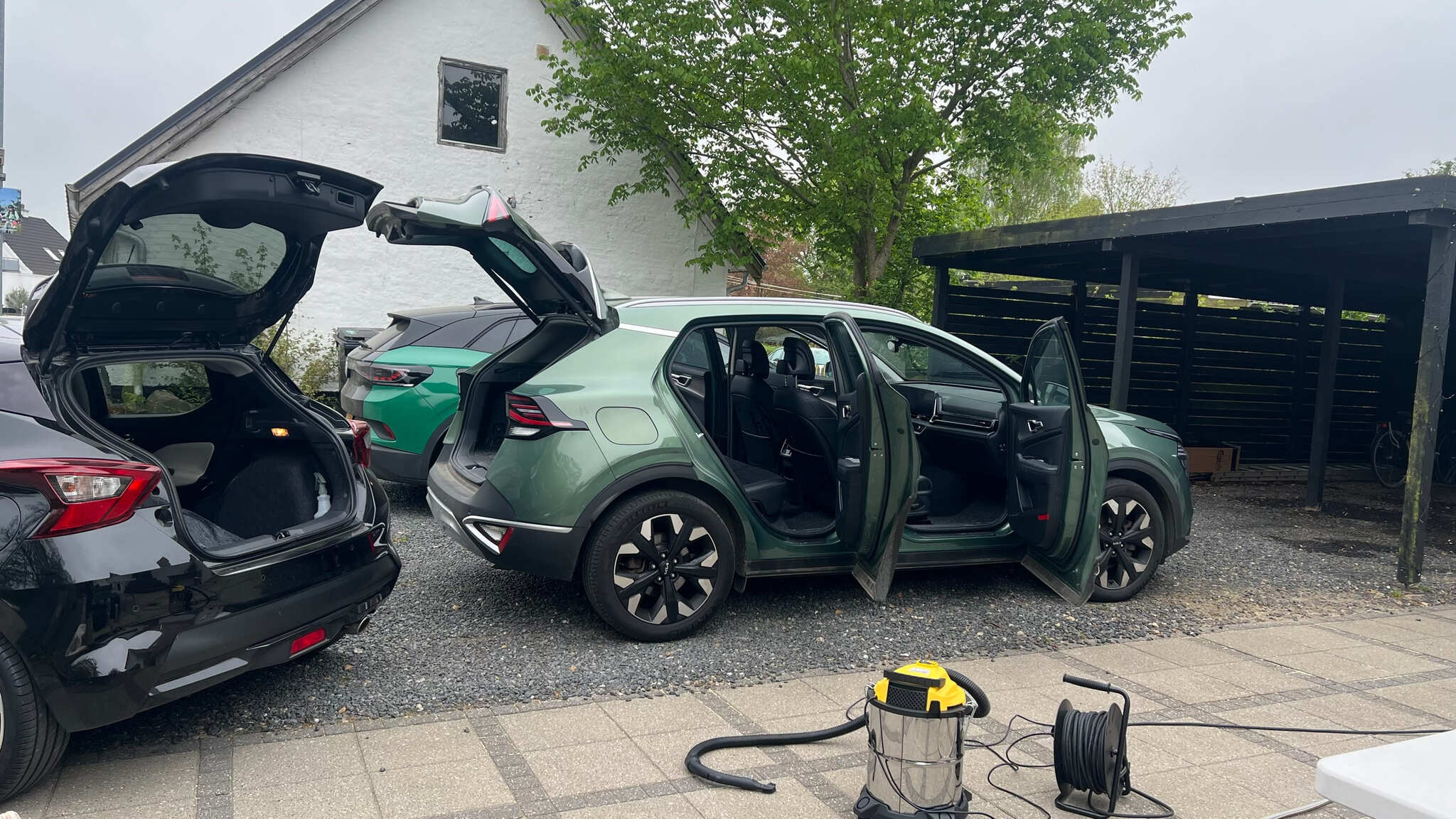 Andersen Car Care udfører mobil bilpleje hos en privatkunde med professionel rengøring af bilen direkte på adressen.